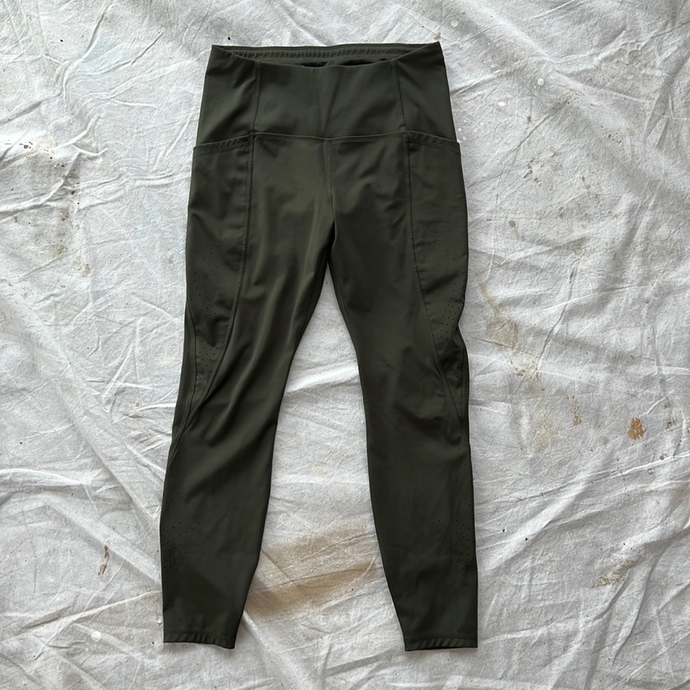 Like new Womens all in motion leggings. Medium - Picture 1 of 6